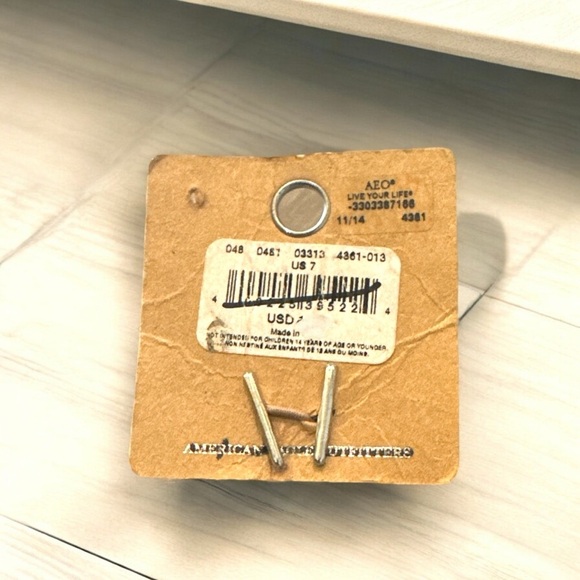 American Eagle Crystal Bar Ring | Size 7 | New on Card - Picture 2 of 4